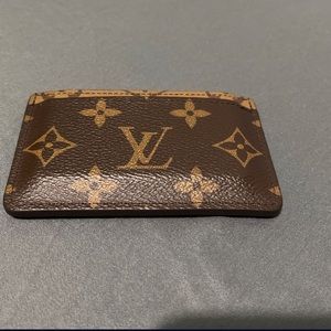 Luis Vuitton card holder